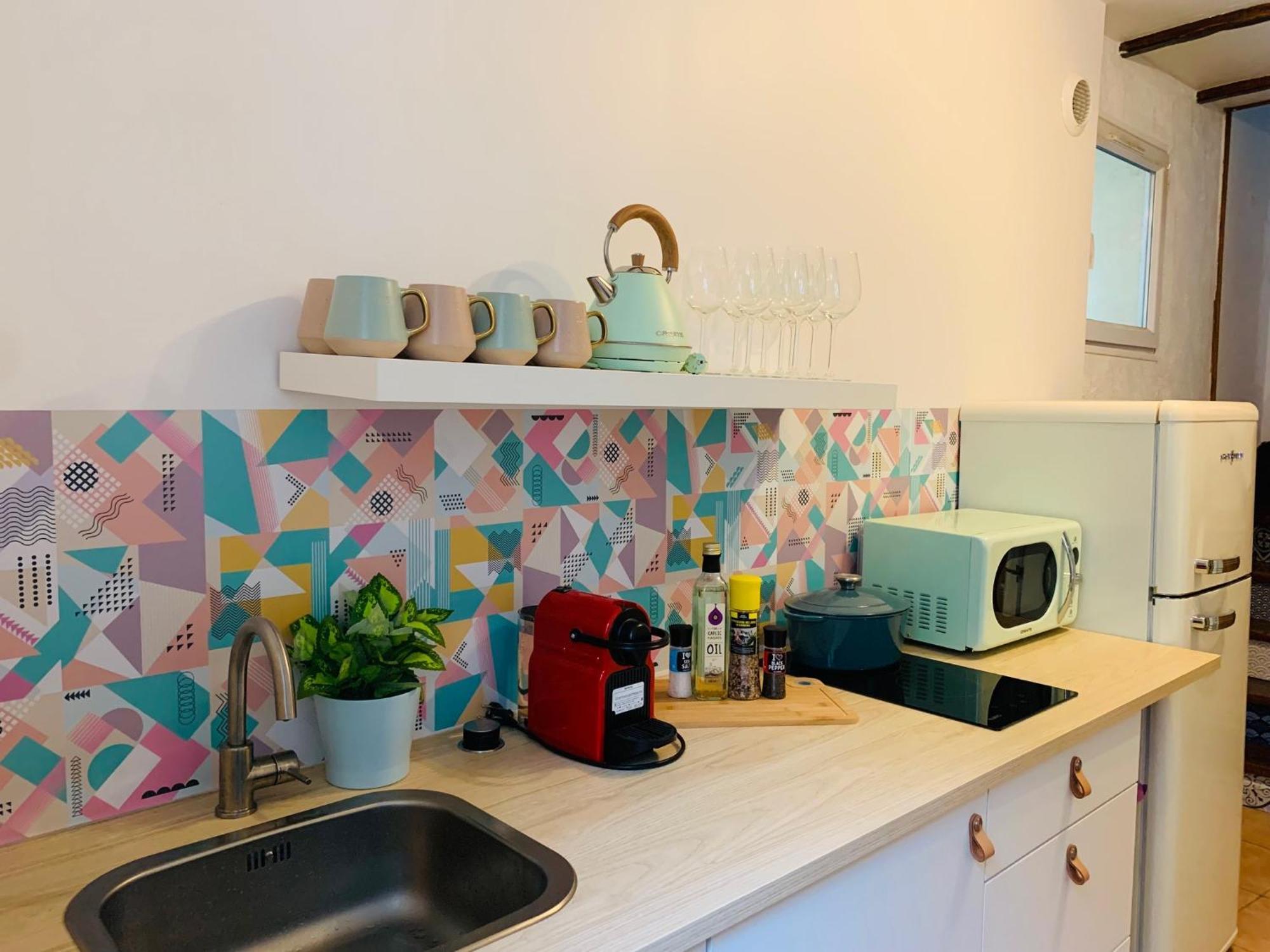 Cosy Studio Design With Modern Bathroom Vaureal Esterno foto