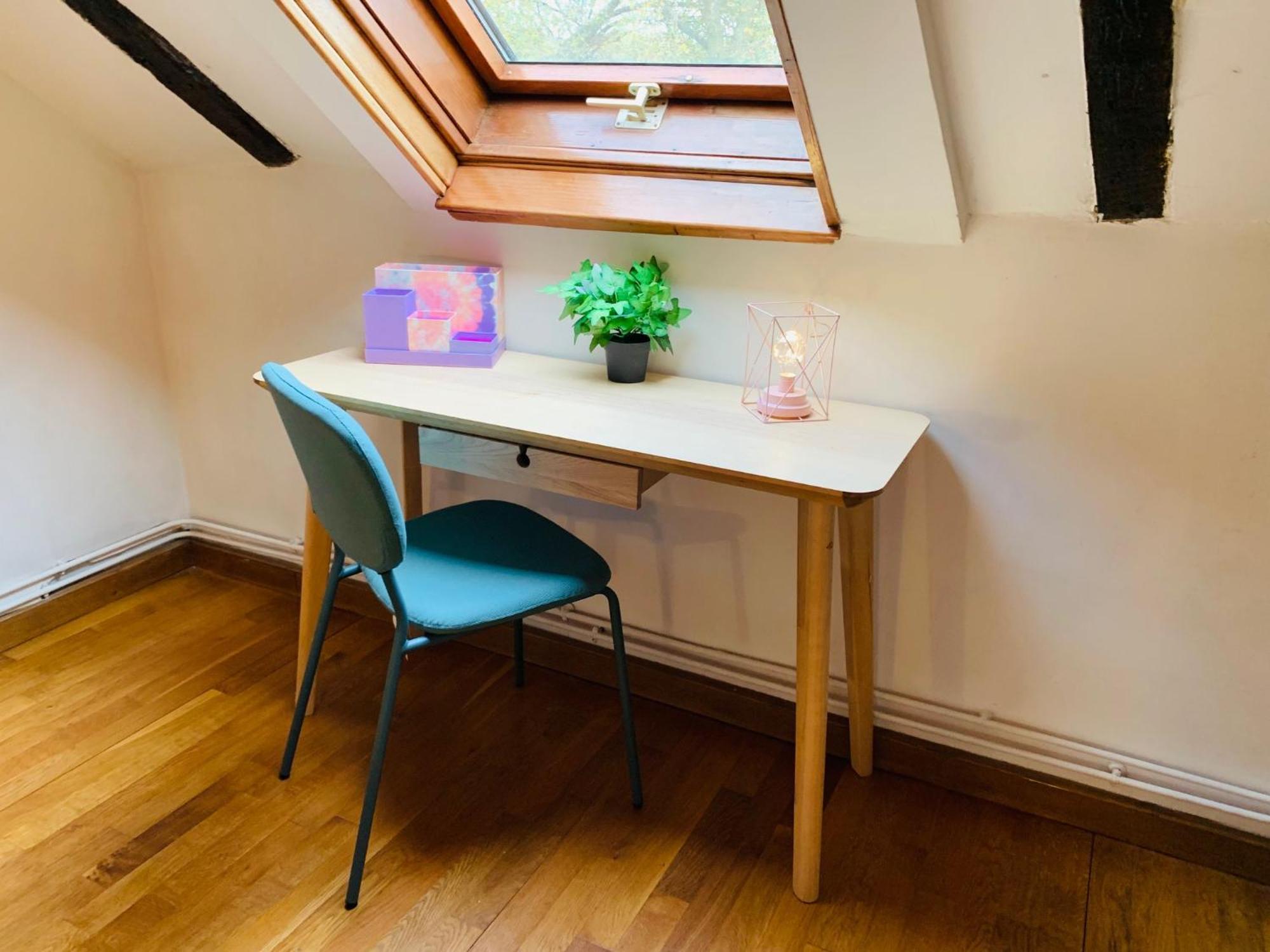 Cosy Studio Design With Modern Bathroom Vaureal Esterno foto